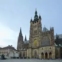 Der gotische Veitsdom ist das gr��te Kirchengeb�ude Tschechiens. (Prag, September 2012)
