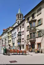H�userzeile in der Hochbr�cktorstra�e in Rottweil, u.a. mit dem Gasthaus  Goldener Becher  und der Pension  Altes Backhaus L�thy . Dahinter ragt der Kapellenturm empor.

🕓 11.6.2021 | 14:48 Uhr