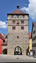 Das Anfang des 13. Jahrhunderts erbaute Schwarze Tor ist das einzige noch erhaltene Tor der ehemaligen Stadtbefestigung von Rottweil. Der Name l�sst sich auf den einst schwarzen Anstrich zur�ckf�hren.

🕓 11.6.2021 | 14:57 Uhr
