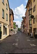 Die Hochmaiengasse in Rottweil zweigt von der Hauptstra�e ab. Hier befinden sich u.a. ein Optiker, eine Metzgerei, eine Schneiderei und eine Bar.

🕓 11.6.2021 | 14:59 Uhr