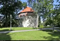 Aschersleben: ein Rundgang durch die �lteste Stadt Sachsen-Anhalts.
Eingebettet im Gr�n und unweit des Fl�sschens Eine liegt das Rondell am Dr. Wilhelm-K�lz-Platz 23. Es stammt aus dem 16. Jahrhundert und ist Ort f�r kulturelle Veranstaltungen. Hier hat der Kulturkreis  Adam Olearius  Aschersleben e.V. seinen Sitz.

🕓 30.9.2021 | 13:18 Uhr