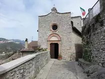 Arrone, Pfarrkirche  San Giovanni Battista, erbaut im 14. Jahrhundert (28.03.2022)