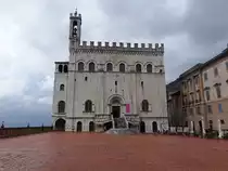 Gubbio, Palazzo dei Consoli, erbaut von 1332 bis 1337 von Matteo Gattapone, heute arch�ologisches Museum (01.04.2022)