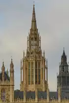 Der  91,44 Meter hohe Central Tower ist der niedrigste der drei Hauptt�rme des Westminster-Palastes. (London, Februar 2015)