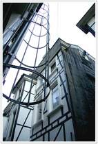 Alter denkmalgesch�tzter Arbeiter-Quartier-Hinterhof aus der Fr�hindustriealisierung Deutschlands die in Wuppertal begann.
