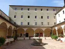 Pienza, Kreuzgang im Franziskanerkloster, heute Hotel Il Chiostro (21.05.2022)