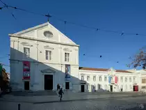 Die im 16. Jahrhundert haupts�chlich im Barockstil errichtete Igreja de S�o Roque ist eine der �ltesten Jesuitenkirchen, daneben befindet sich ein Museum (Museu de S�o Roque) mit einer umfangreichen Sammlung portugiesischer Sakralkunst. (Lissabon, Januar 2017)