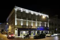 Die aus bemalten und glasierten Keramikfliesen (Azulejos) gestaltete Fassade eines Stadthauses in Lissabon. (Januar 2017)