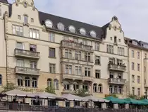 Der Schiffbauerdamm in Berlin hier mit der  St�ndigen Vertretung  am 11. Juni 2022.