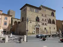 Tarquinia, Geb�ude des Nationalmuseum an der Piazza Cavour (23.05.2022)