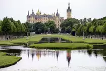 Blick auf das Schweriner Schloss vom Schlossgarten. Aufnahme:17. Juni 2022.