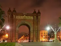 Der Arc de Triomf in Barcelona wurde im Neo-Mud�jarstil errichtet und war das Haupteingangstor f�r die Weltausstellung von 1888. (Februar 2012)