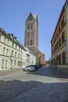 Schwerin - St.-Marienkirchturm vom F�rstenhof aus gesehen. Aufnahme: 18. Juni 2022.