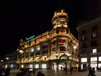 Unter in der Fu�g�ngerzone Portal de l'�ngel in Barcelona. (Februar 2012)