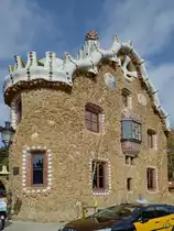 Das von Antoni Gaud� entworfene Torhaus zum Park G�ell stammt aus dem Jahr 1903. (Barcelona, Februar 2013)