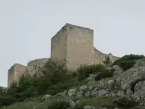 Castello di Bominaco, erbaut im 12. Jahrhundert, Wiederaufbau ab 1424 (26.05.2022)
