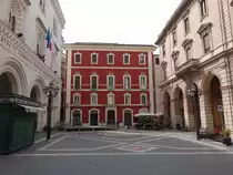 Chieti, H�user an der Piazza Gian Battista Vico (26.05.2022)