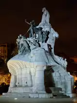Dieses modernistische Denkmal aus dem Jahr 1910 ist Doktor Bartolom� Robert gewidmet, einem Arzt und Politiker der katalanischen nationalistischen Ideologie. (Barcelona, Februar 2012)