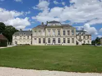 Chateau Arcelot in Arceau, erbaut von 1761 bis 1764 durch den Architekten Thomas Dumorey f�r Philibert II., Marquis von Arcelot (01.07.2022)