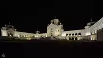 Das Eingangsgeb�ude des 1866 er�ffneten Zentralfriedhofes (Cimitero Monumentale) von Mailand. (Juni 2014)