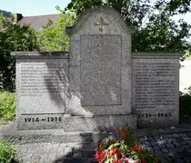 Horben, Denkmal f�r die Gefallenen der beiden Weltkriege, neben der Kirche, Juni 2022