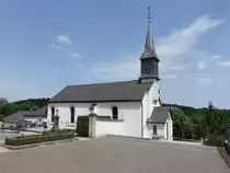 Selscheid, Pfarrkirche St. Armand in der Stra�e Op der Heicht (19.06.2022)