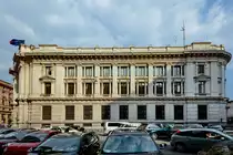 Der Palast der Bank von Italien (Palazzo della Banca d'Italia) wurde von 1907 bis 1912 im eklektischen Stil erbaut. (Mailand, Juni 2014)