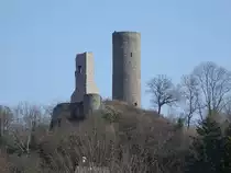 Burgruine Merenberg, Ruine einer mittelalterlichen H�henburg auf dem 337 m hohen Schlo�berg (13.03.2022)