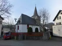 Burgschwalbach, evangelische Kirche, Kirchenschiff 11. Jahrhundert, gotischer Chor erbaut im 14. Jahrhundert (20.03.2022)