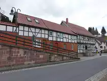 Viernau, Fachwerkh�user am Kirchberg (15.04.2022)