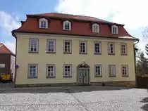 Ilmenau, evangelisches Pfarrhaus am Kirchplatz (16.04.2022)