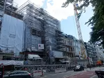 Hamburg am 6.8.2022: Ger�st- und Kranabbau im Schwanenwik auf der Uhlenhorst /