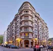 Hotel Le Cygne,  Ecke Rue du Lac mit der Rue du Coll�ge Chapuisien in Annecy. 09.2022