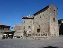 Anagni, historische Geb�ude an der Piazza Innocenzo III. (18.09.2022)
