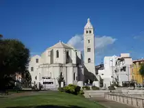 Barletta, Dom Santa Maria Maggiore in der Via del Duomo, erbaut um 1140 im romanischen Stil (27.09.2022)