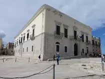 Trani, Palazzo Valenzano an der Piazza Sacra Regia Udienza (27.09.2022)