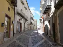 Tricarico, H�user in der Via Vittorio Veneto (29.09.2022)