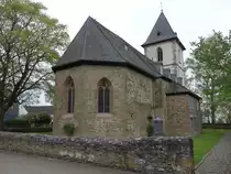 Hermannstein, evangelische Kirche St. Paulus, sp�tmittelalterlicher Saalbau mit Westturm und Polygonchor, inschriftlich erbaut von 1491 bis 1492 (30.04.2022)