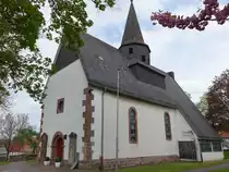 Gro�seelheim, evangelische Kirche, erbaut im 16. Jahrhundert, neuer Chor erbaut 1971 (01.05.2022)