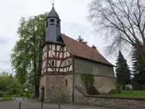 Homberg (Ohm), Friedhofskapelle, sp�tgotischer Fachwerkbau von 1583 (01.05.2022)