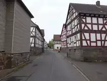 Wermertshausen, Fachwerkh�user in der Kirchstra�e (01.05.2022)