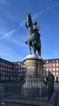 Dieses Reiterstandbild von K�nig Felipe III von Spanien befindet sich auf der Plaza Mayor von Madrid. (November 2022)
