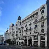 Die Gran V�a ist eine Prachtstra�e im Zentrum von Madrid. (November 2022)