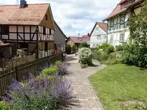 Reckershausen, Fachwerkh�user am Kirchplatz (02.06.2022)