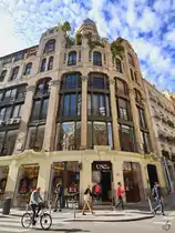 Das Haus der Portugiesen (Casa de los Portugueses) wurde zwischen 1919 und 1922 im klassizistischen Stil erbaut. (Madrid, November 2022)