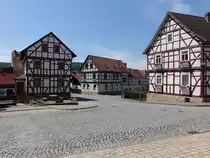 Ifta, historische Fachwerkh�user am Markt (03.06.2022)