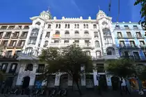 Der Edificio de la Compa��a Colonial wurde zwischen 1906 und 1909 erbaut und erhielt ​1908 den Architekturpreis des Madrider Stadtrats. (November 2022)