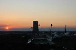 Sonnenuntergang �ber dem Olympiastadion (08/2007)