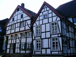 Fachwerkh�user am Siegfried-Reda-Platz