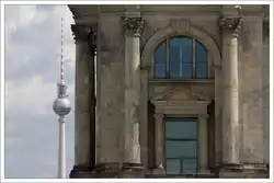 Fernsehturm und Reichstag.